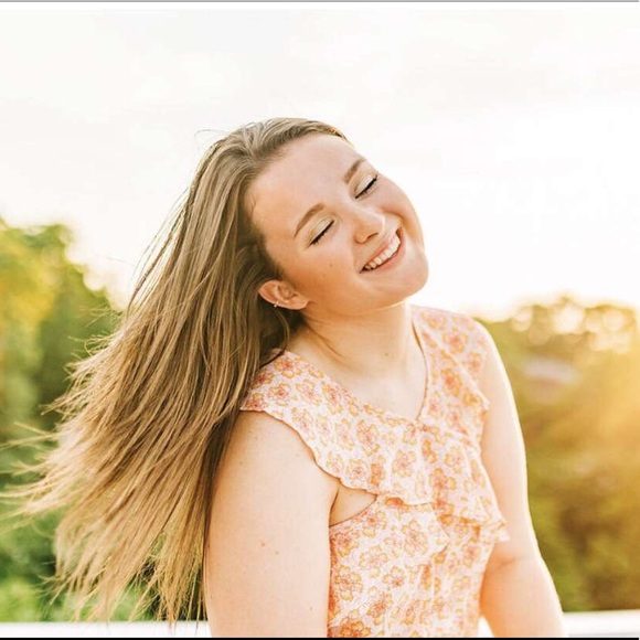 🌸 ABOUT ME & CLOSET DETAILS - Picture 6 of 8